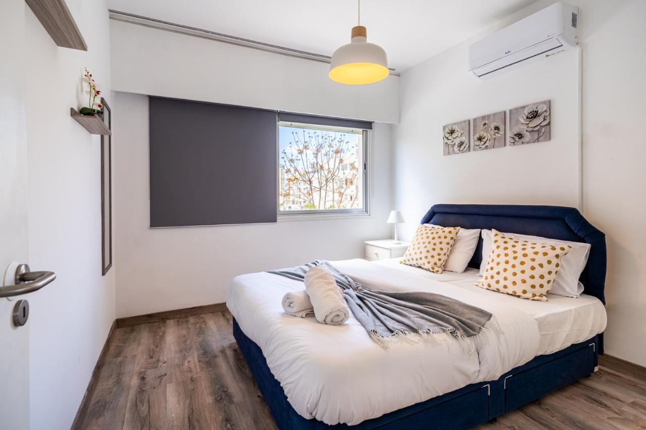 Rustic 1-Br Apt In Mackenzie-Larnaca Apartment Bagian luar foto